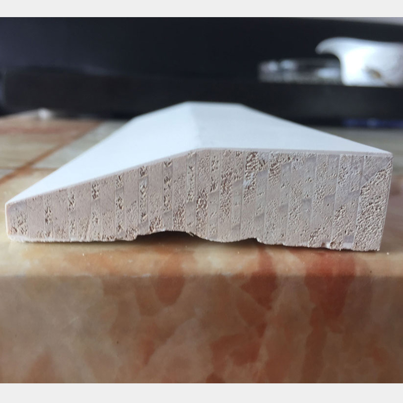 Primed finger joint crown moulding